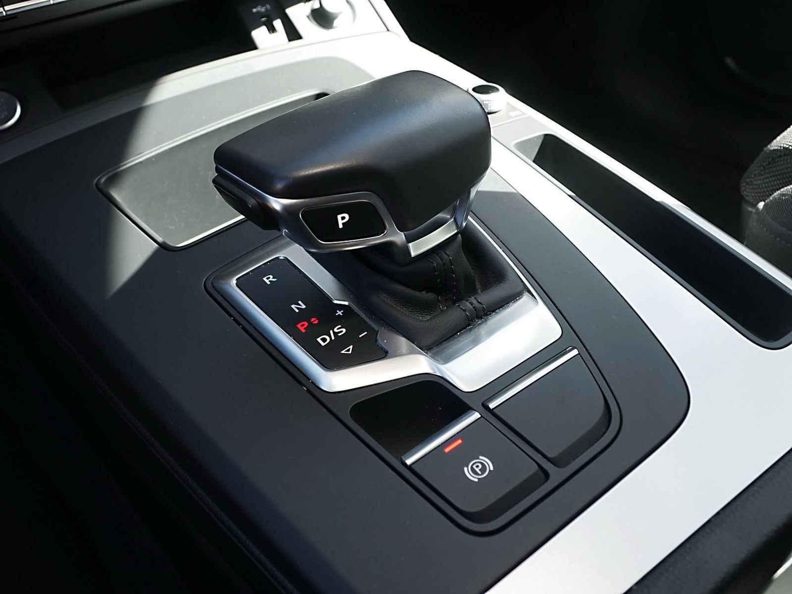 Audi Q5 50 TFSI e S line AHK Matrix RüKa