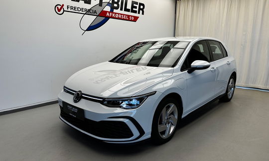 VW Golf VIII 1,4 GTE DSG 5d