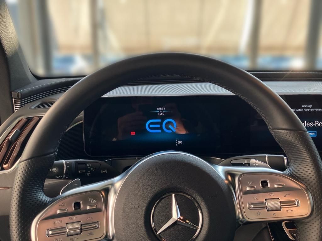 Mercedes EQC400 4M AMG-Line+SD+AHK+DISTRO+MULTIBEAM+MBUX
