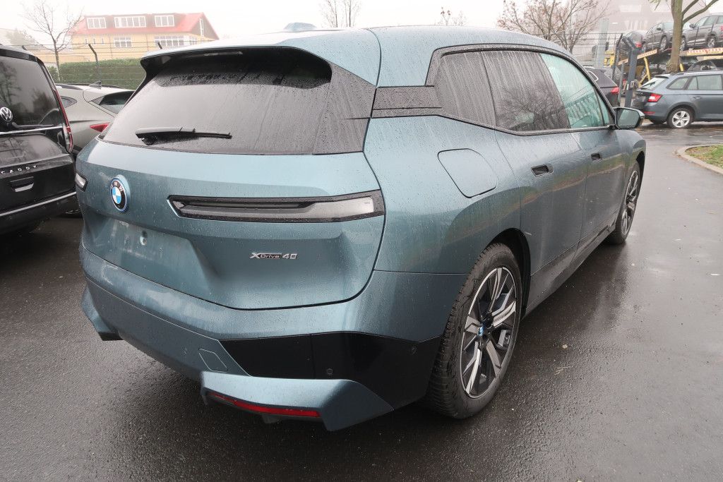 BMW iX4 xDrive Sport*Connected Prof*Kamera*HiFi*