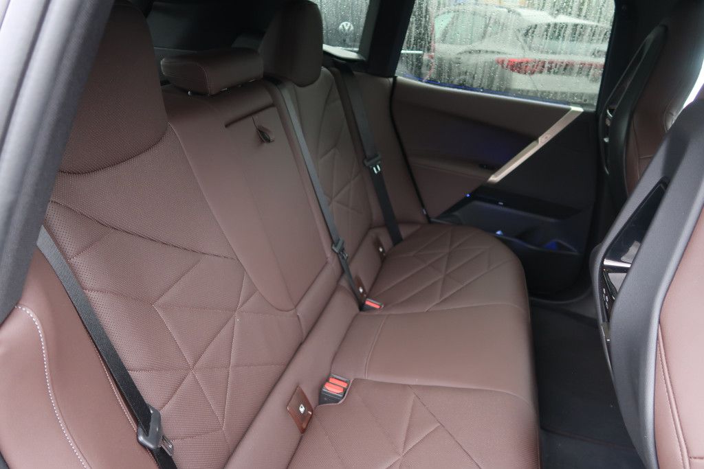 BMW iX4 xDrive Sport*Connected Prof*Kamera*HiFi*
