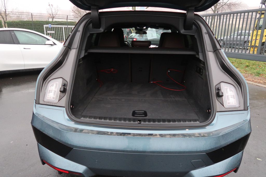 BMW iX4 xDrive Sport*Connected Prof*Kamera*HiFi*