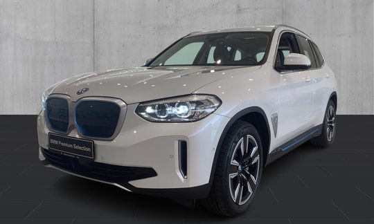 BMW iX3  Charged 5d