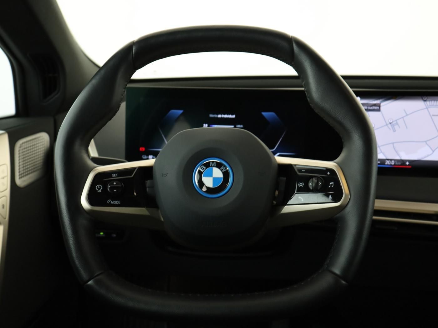 BMW xDrive50 Sport *AHK*Standh*Laser*22 Zoll*HUD