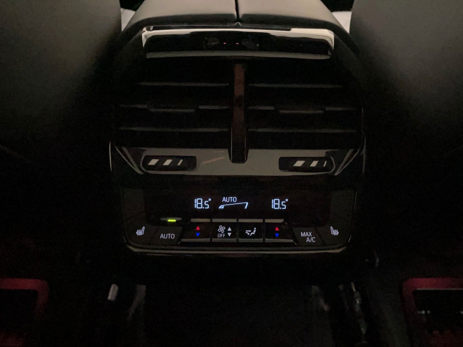 BMW iX4 40 xDr Sport 360° AHK Sitzbel ACC HuD Laser