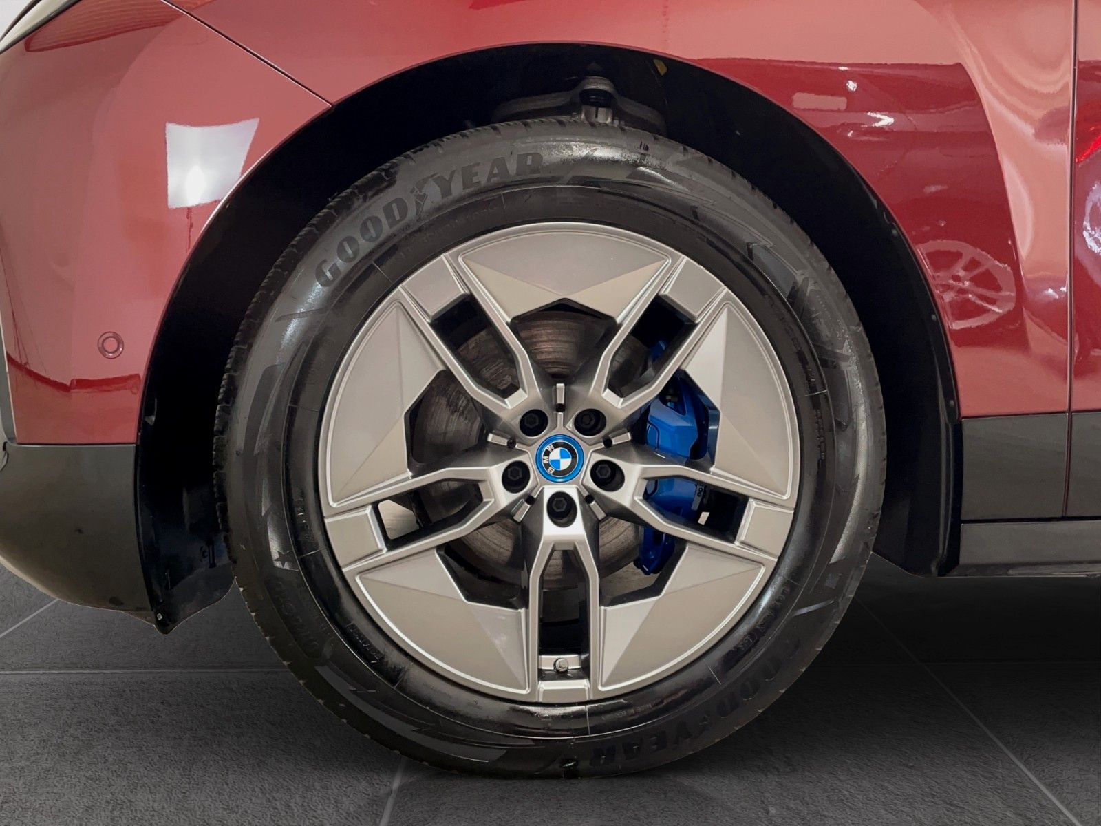 BMW iX4 40 xDr Sport 360° AHK Sitzbel ACC HuD Laser