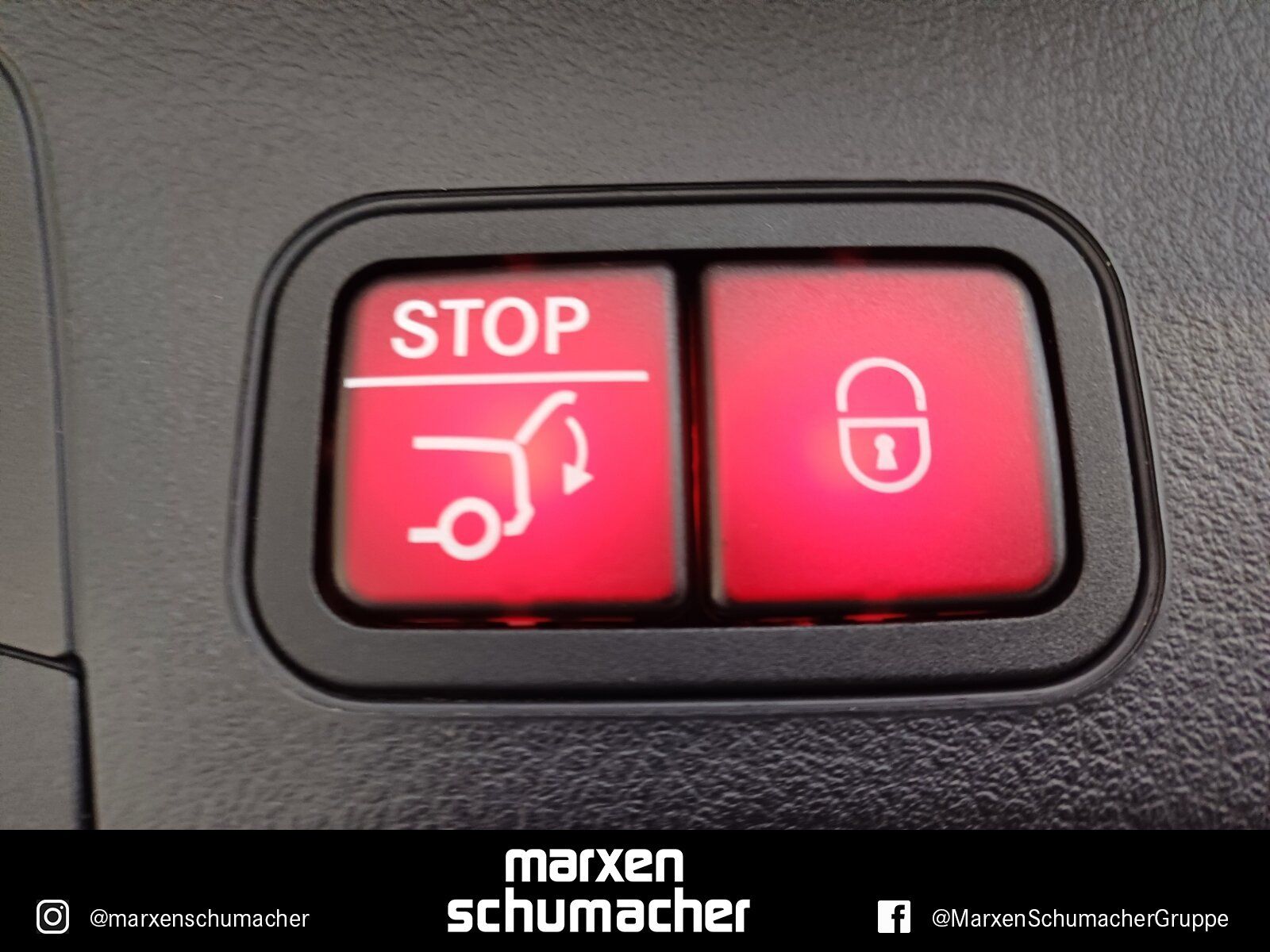 Mercedes EQB300 4M Progressive Distr+Pano+360°+LED+Sound
