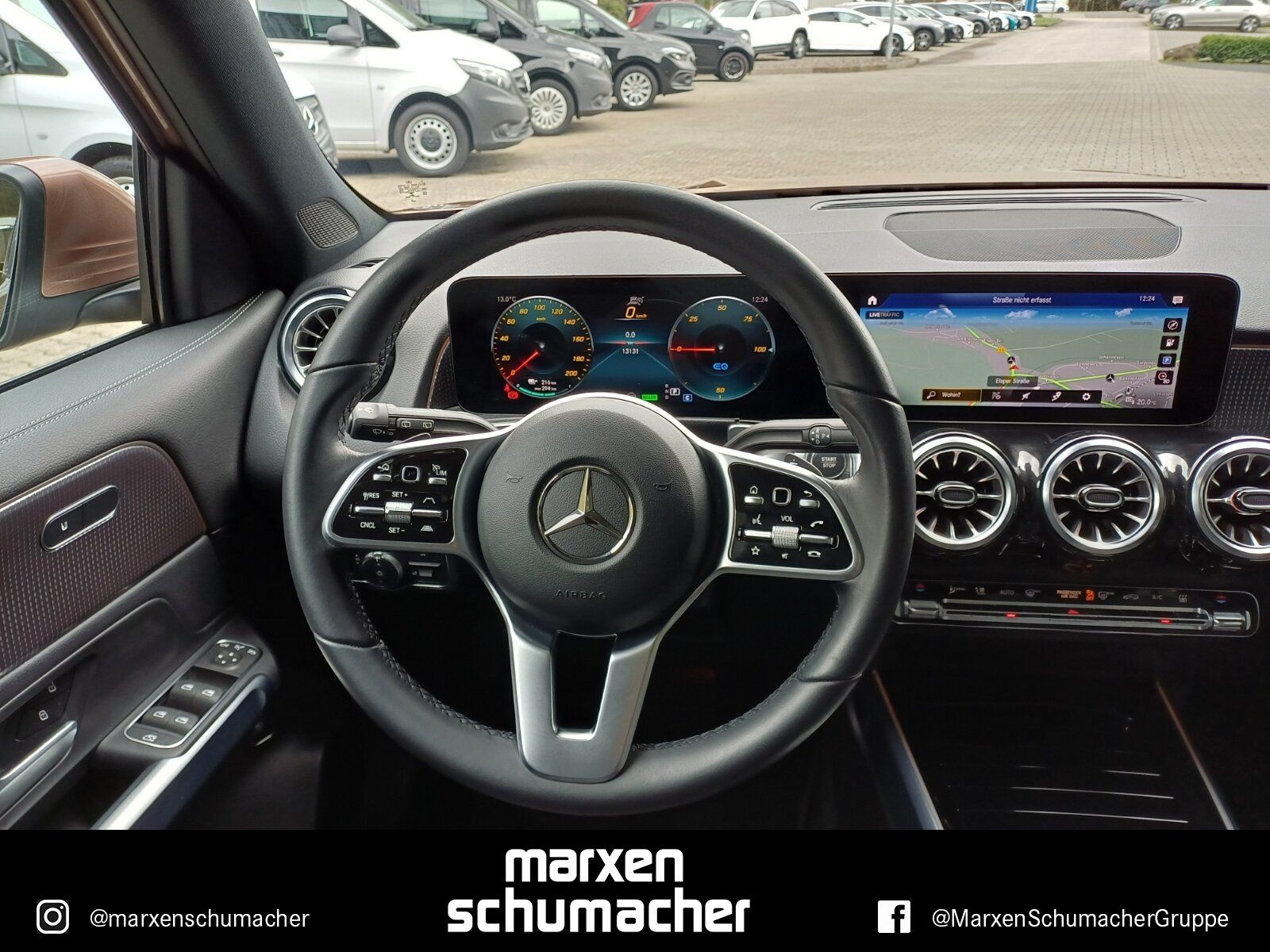 Mercedes EQB300 4M Progressive Distr+Pano+360°+LED+Sound