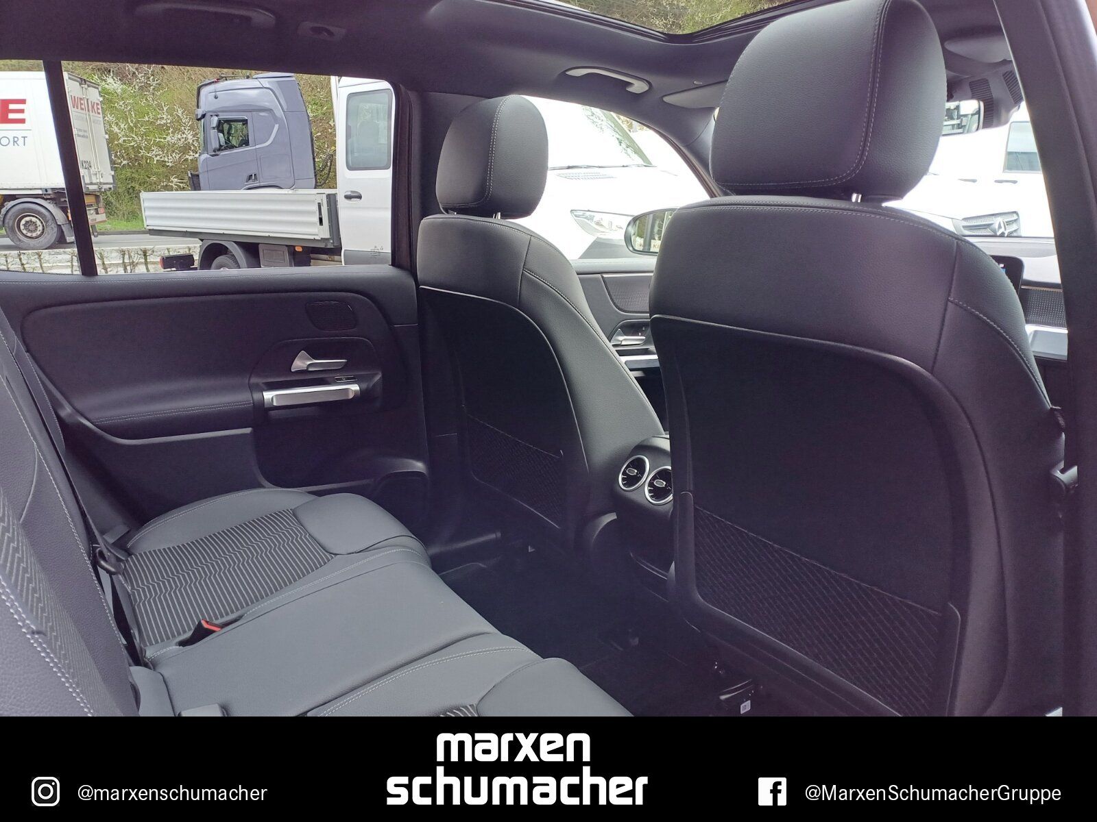 Mercedes EQB300 4M Progressive Distr+Pano+360°+LED+Sound