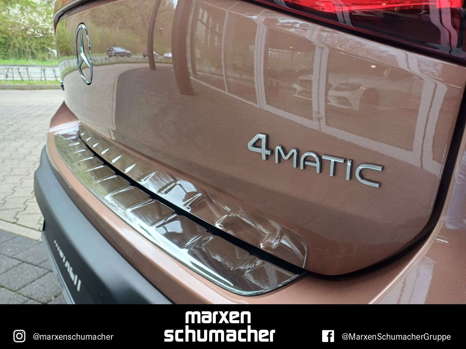 Mercedes EQB300 4M Progressive Distr+Pano+360°+LED+Sound