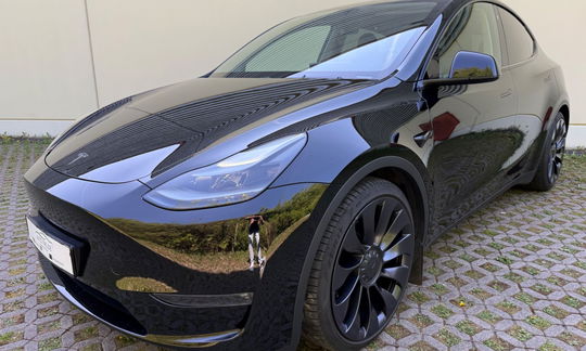 Tesla Model Y Performance Dual AWD 534 adaptiv fartpilot, pano