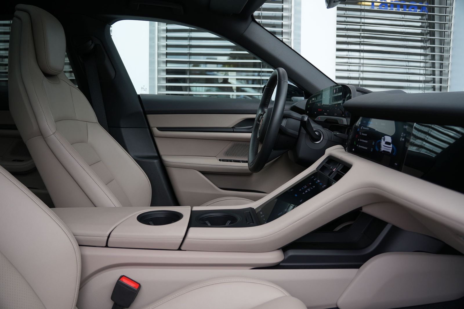 Porsche Taycan Sport Turismo LEDER BEIGE-ACC-LUFTF.-PANO