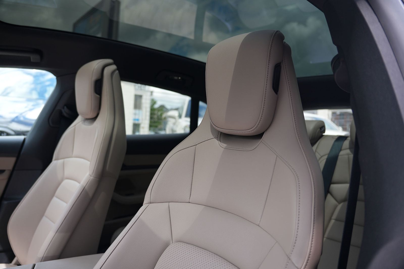 Porsche Taycan Sport Turismo LEDER BEIGE-ACC-LUFTF.-PANO