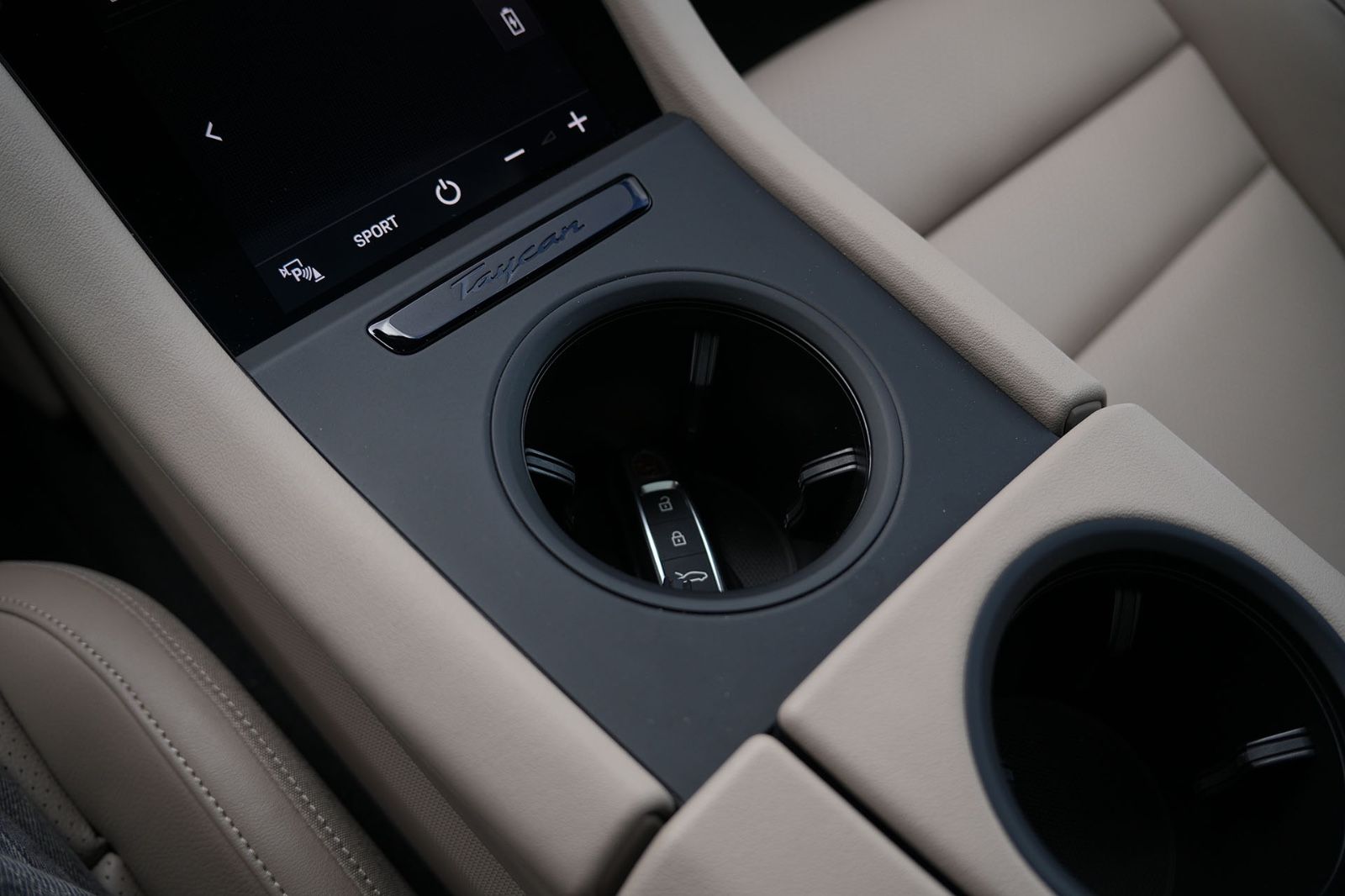 Porsche Taycan Sport Turismo LEDER BEIGE-ACC-LUFTF.-PANO