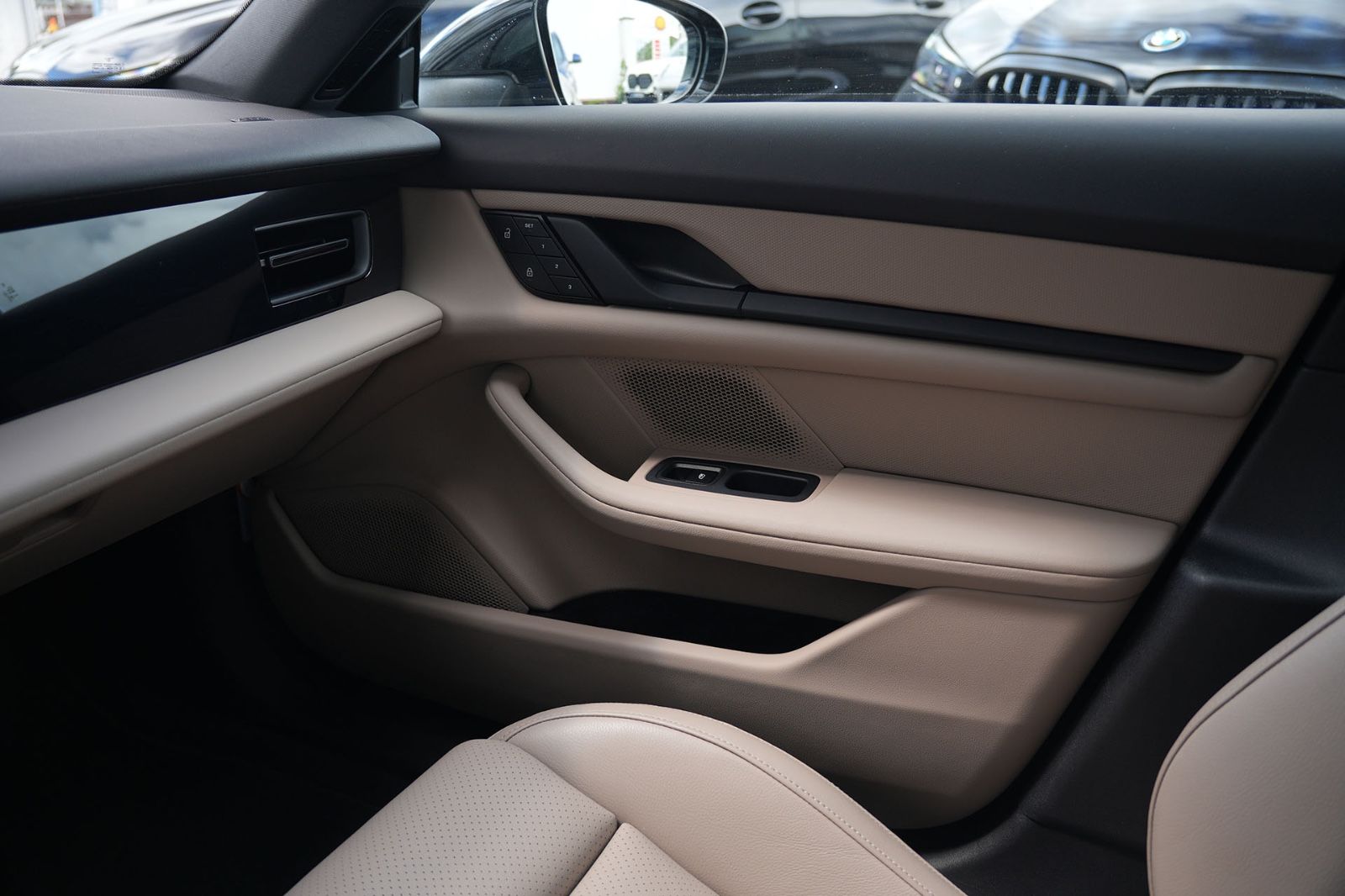 Porsche Taycan Sport Turismo LEDER BEIGE-ACC-LUFTF.-PANO