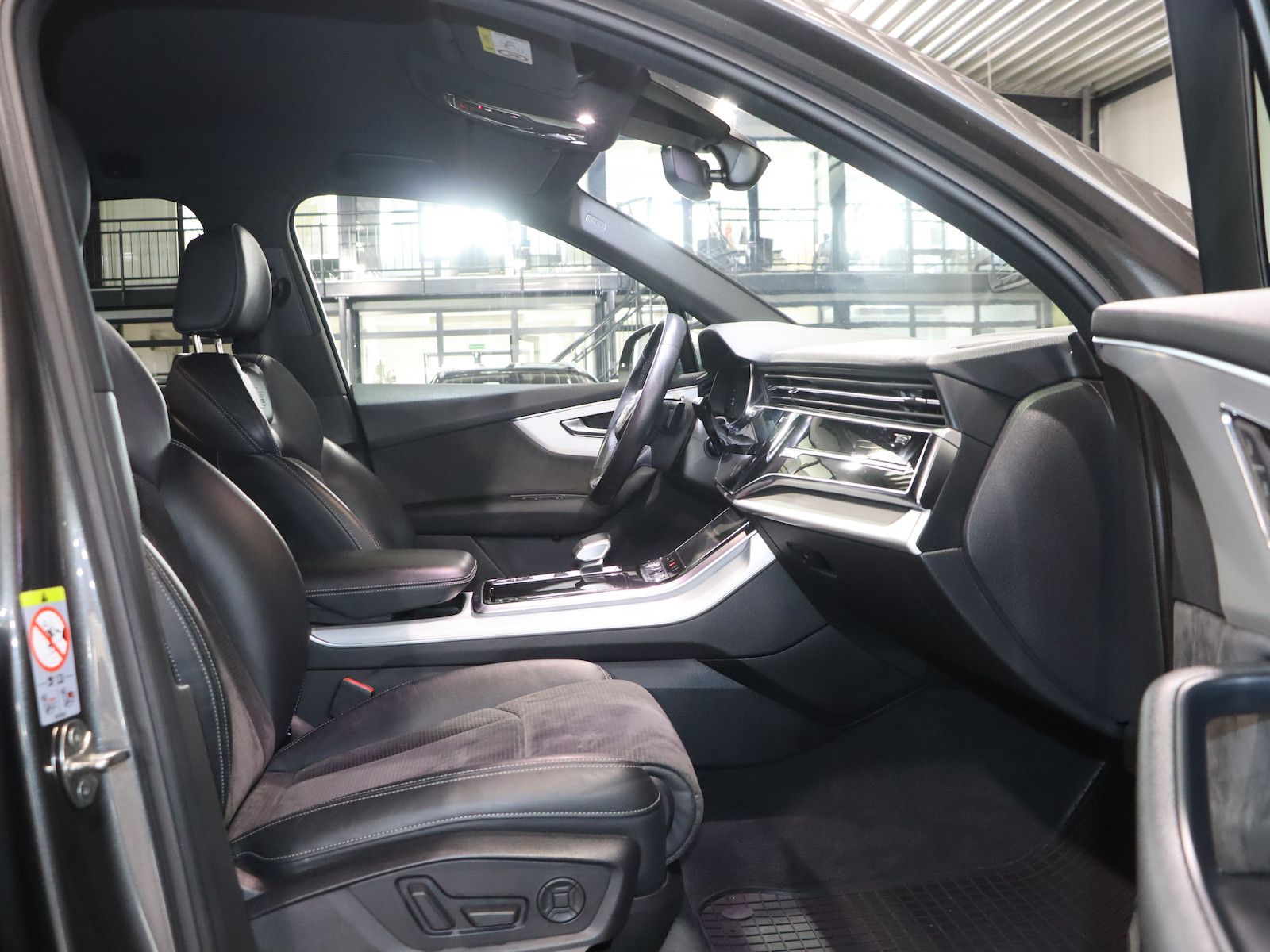 Audi Q7 55 TFSI E QUATTRO S-LINE SPORTPAKET PLUS / 1A
