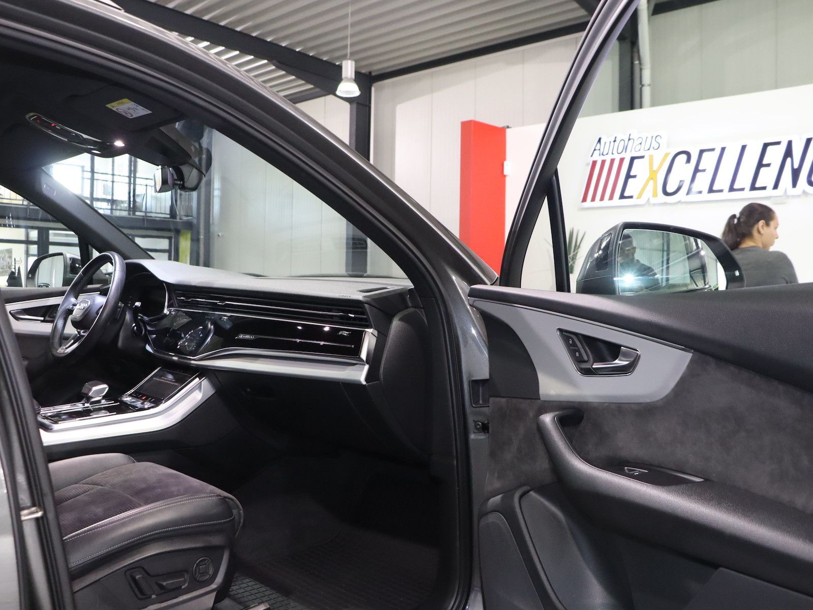 Audi Q7 55 TFSI E QUATTRO S-LINE SPORTPAKET PLUS / 1A