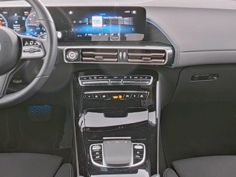 Mercedes EQC400 *KEYLESS*SCHIEBEDACH*KAMERA*EASY*AMBI*DAB