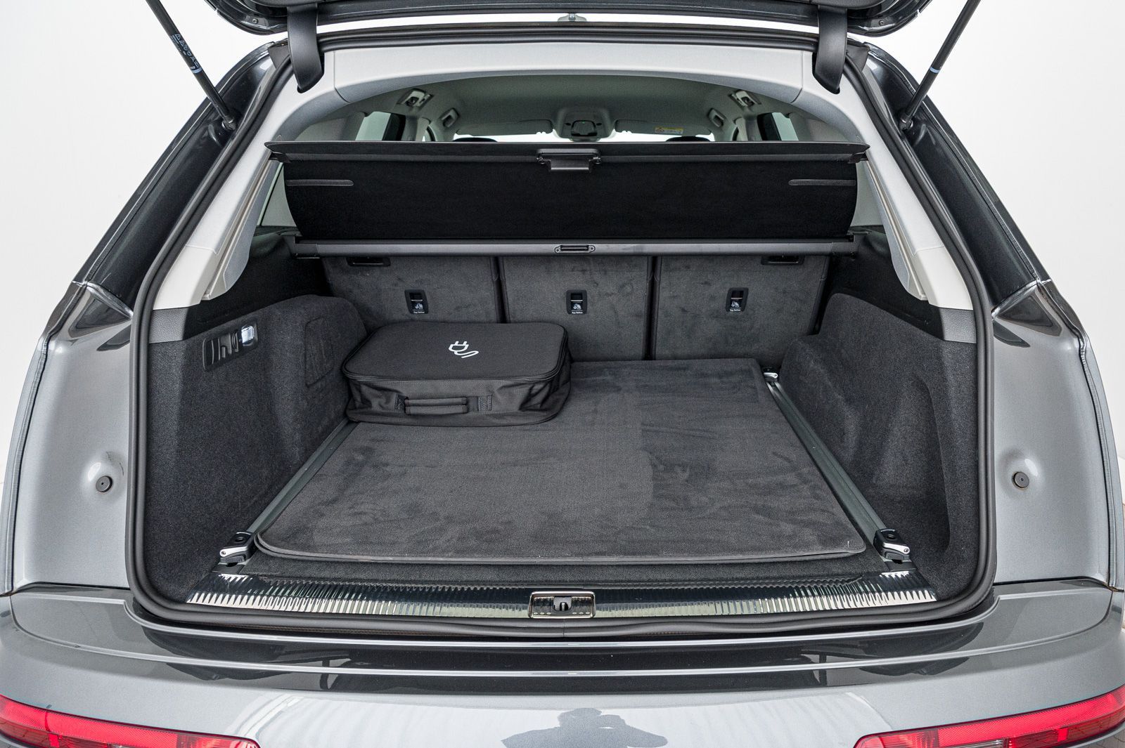 Audi Q7 S line 55 TFSI e qu.tiptr. RFK NAVI SITZHZG