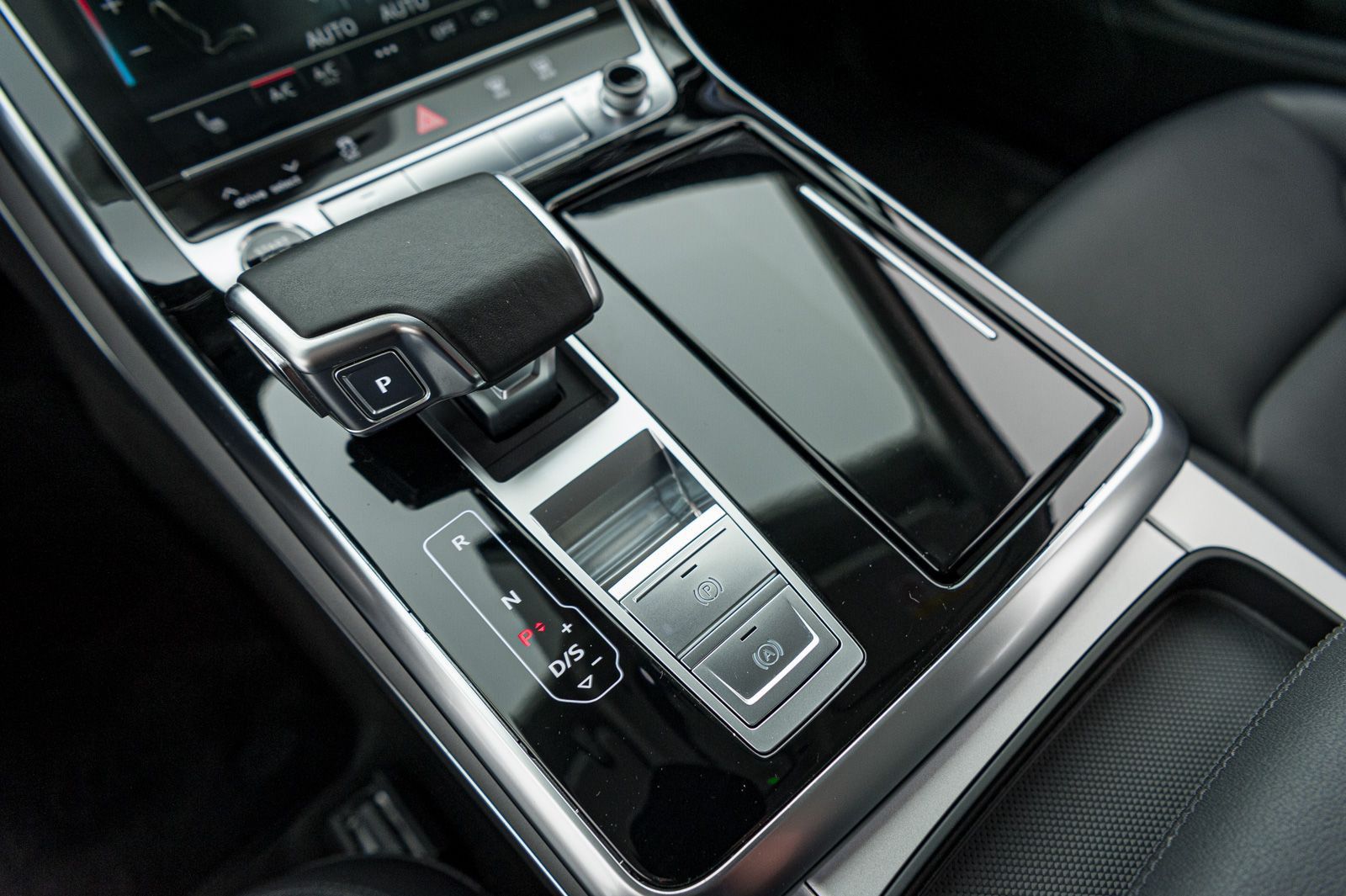 Audi Q7 S line 55 TFSI e qu.tiptr. RFK NAVI SITZHZG