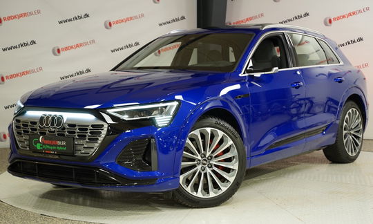 Audi Q8 e-tron 55 S-line quattro 5d