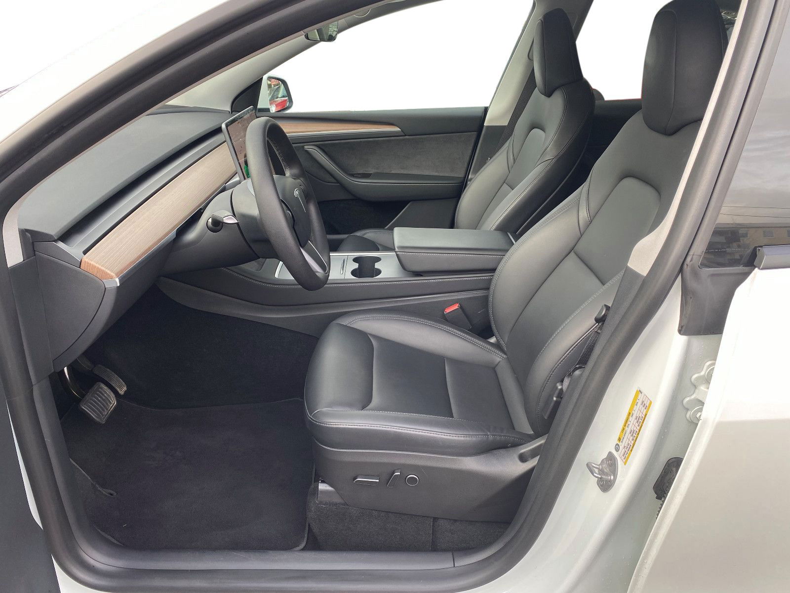 Tesla Model Y Maximum Range; Dual Motor AWD