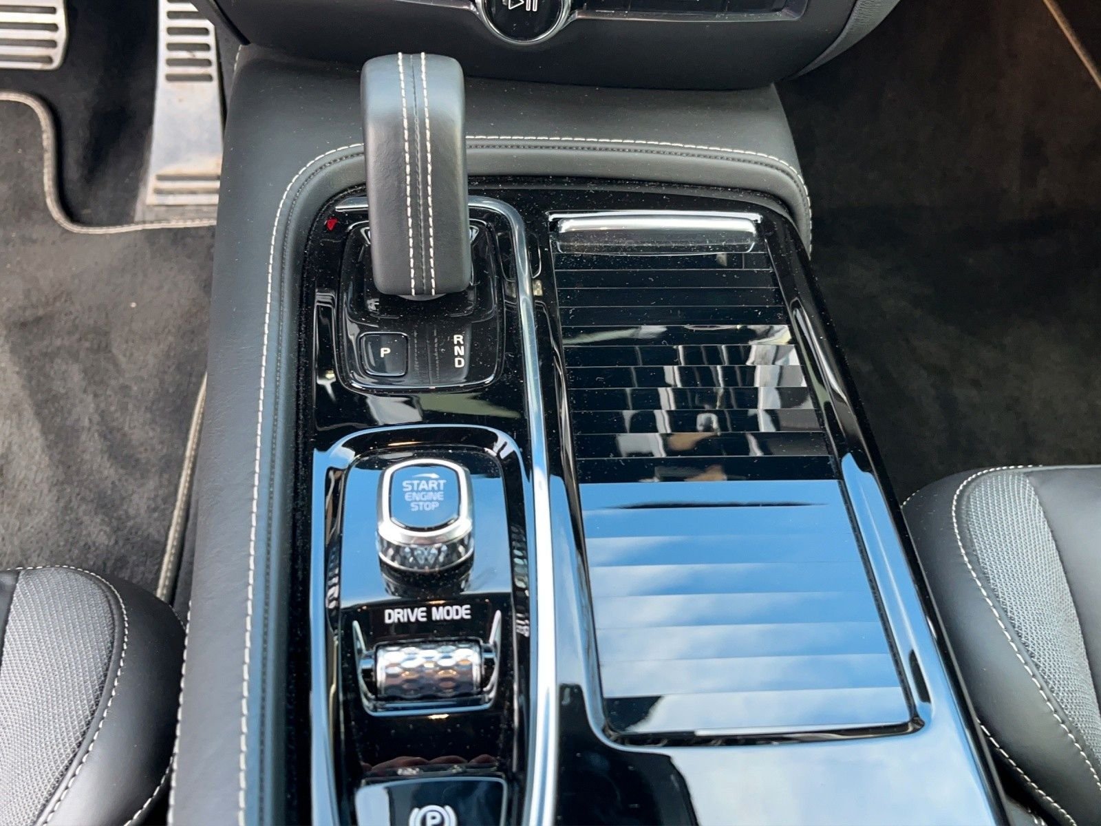 Volvo V60 Recharge T6 AWD Plug-In Hybrid R-Design