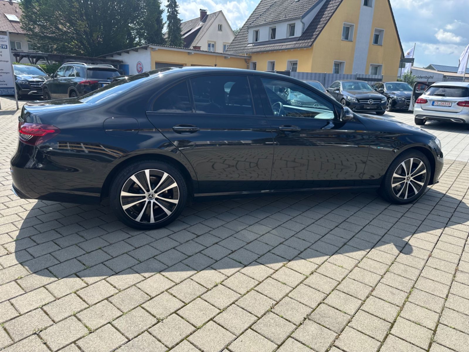 Mercedes E300 de Lim*Wide*Mopf*Distr*MBUX*Night*Burm*RCAM