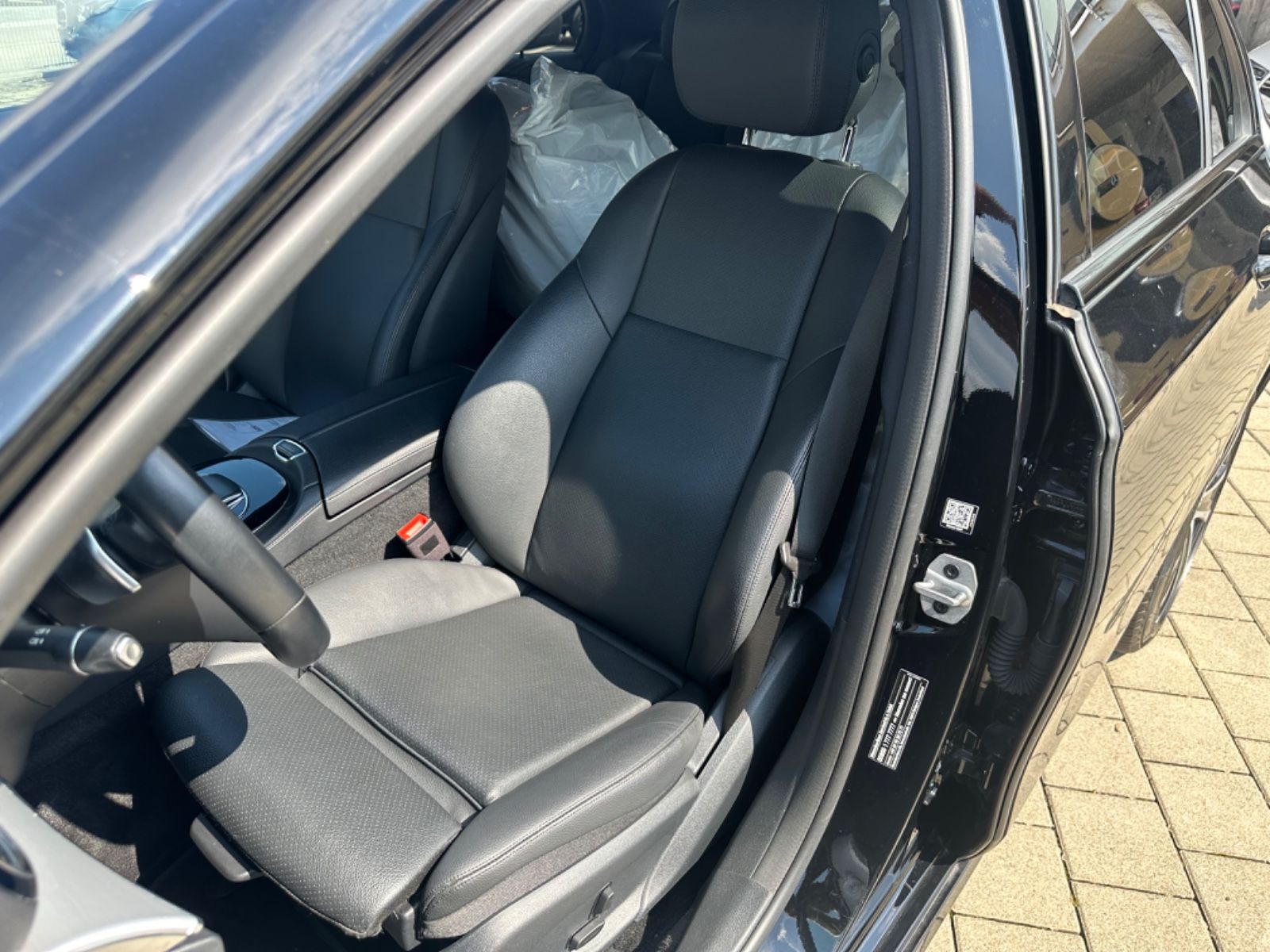 Mercedes E300 de Lim*Wide*Mopf*Distr*MBUX*Night*Burm*RCAM