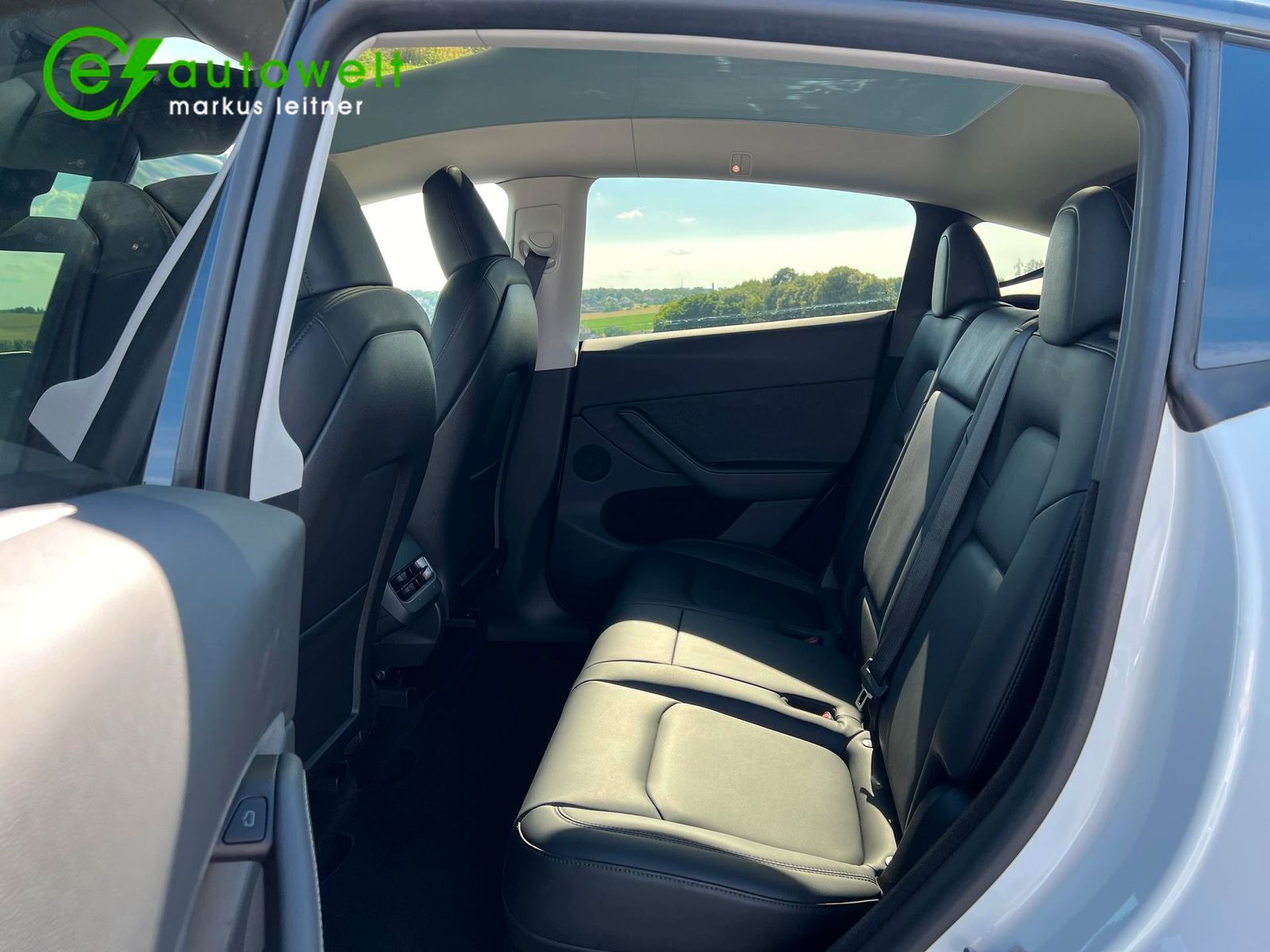 Tesla Model Y Long Range Dual Motor Mwst. 1.Hd. Matrix