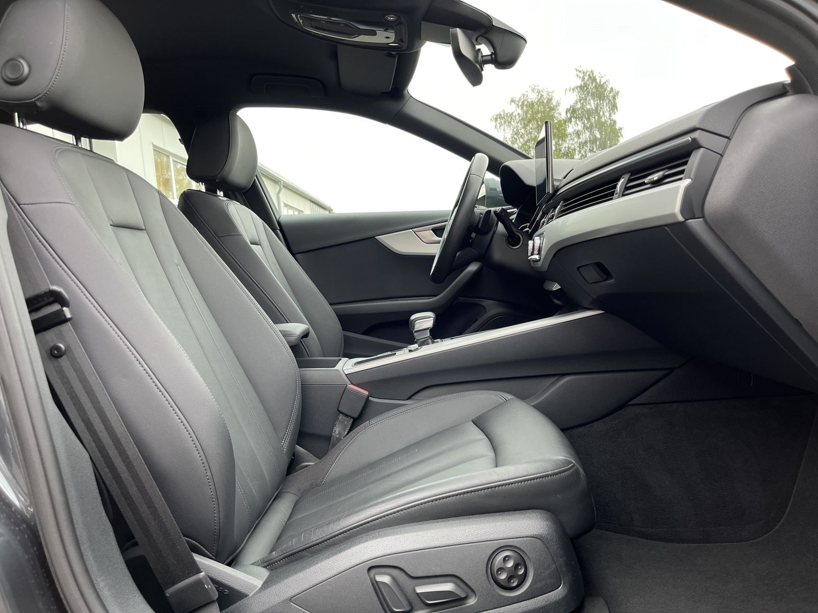 Audi A4 Avant 2.0 TDI S tronic advanced 320€ o. Anzah