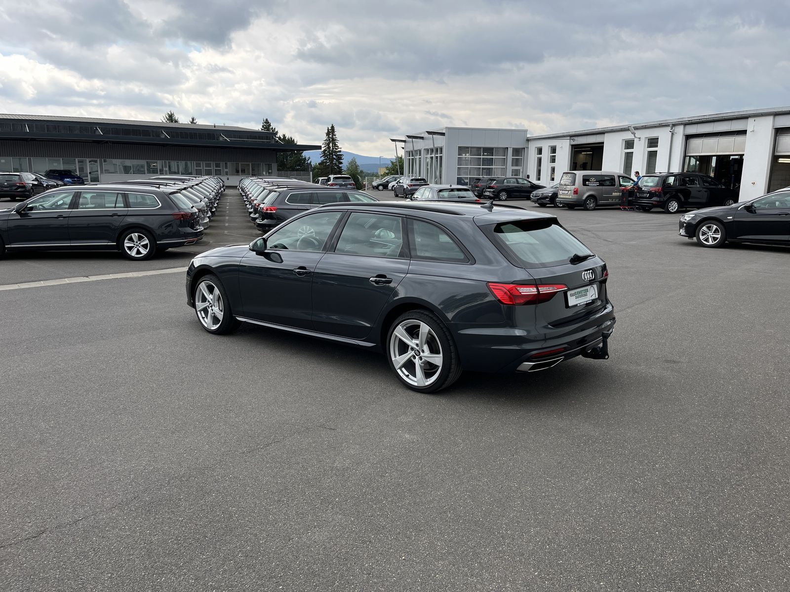 Audi A4 Avant 2.0 TDI S tronic advanced 320€ o. Anzah