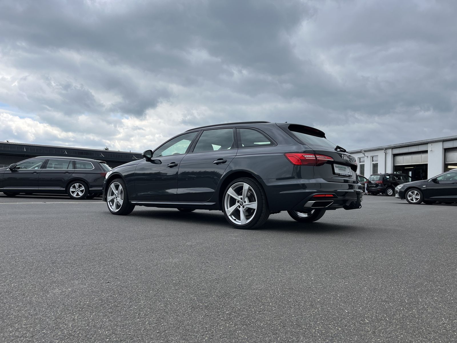 Audi A4 Avant 2.0 TDI S tronic advanced 320€ o. Anzah