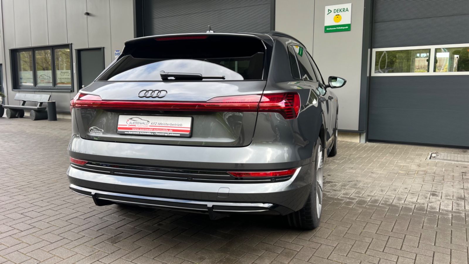 Audi e-tron 55 quattro S line Navi*HUD*22Z*Nachtsicht