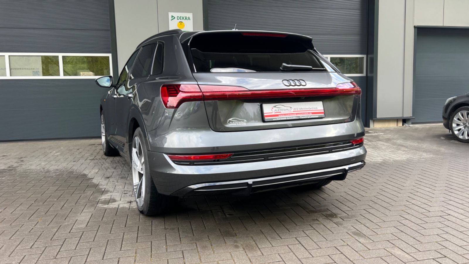 Audi e-tron 55 quattro S line Navi*HUD*22Z*Nachtsicht
