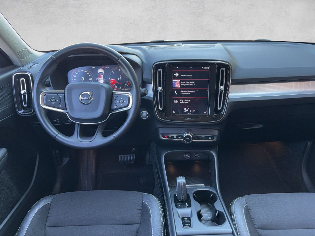 Volvo XC40 XC 40 Momentum Pro AWD Bluetooth Navi LED Klima