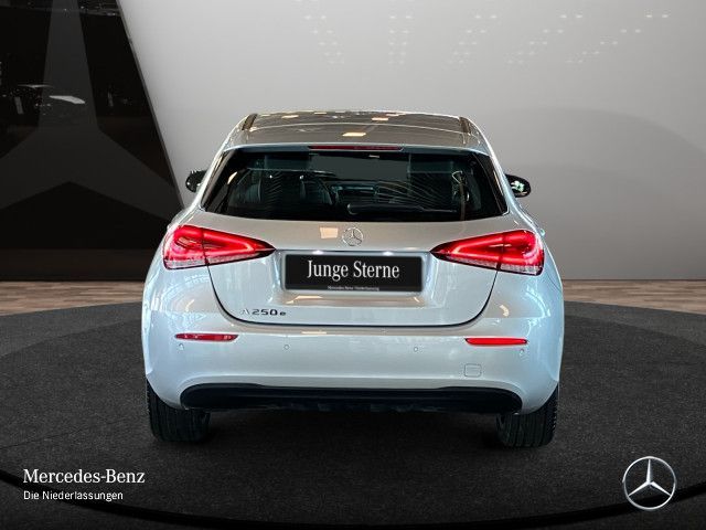 Mercedes A250 e Style/MBUX HighEnd/LED/Tw/Kamera/SHZ/PTS