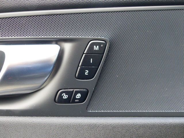 Volvo XC60 Inscription B4 Aut.EU6d*PANO*AHK*