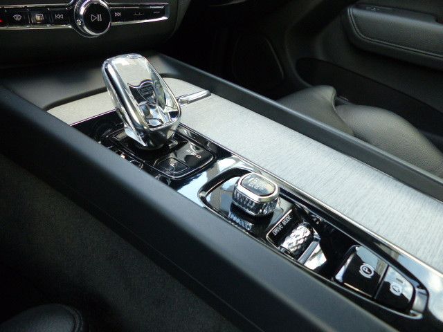 Volvo XC60 Inscription B4 Aut.EU6d*PANO*AHK*