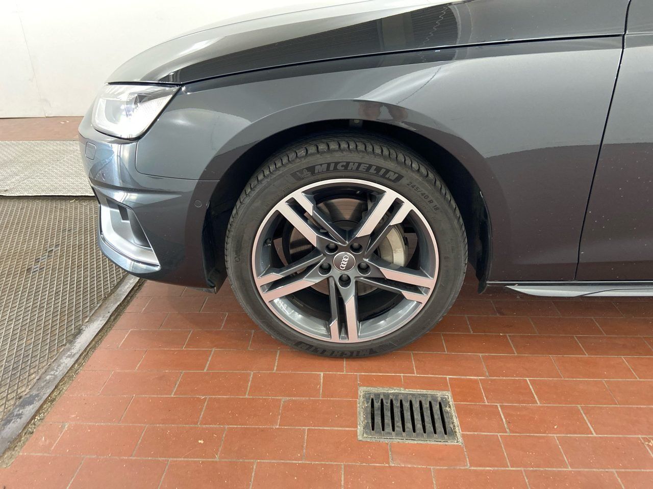 Audi A4 40 quattro 2.0 TDI Avant advanced AHK 360°