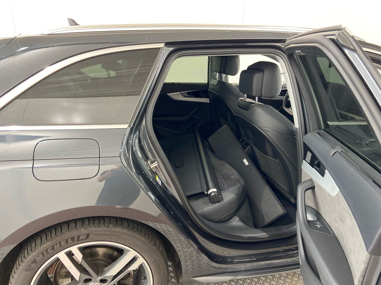 Audi A4 40 quattro 2.0 TDI Avant advanced AHK 360°