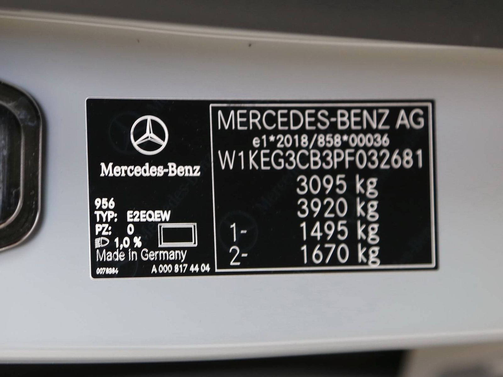 Mercedes EQE43 AMG 4M HUD*Premium-Paket*AHK*NIGHT*21"-LM