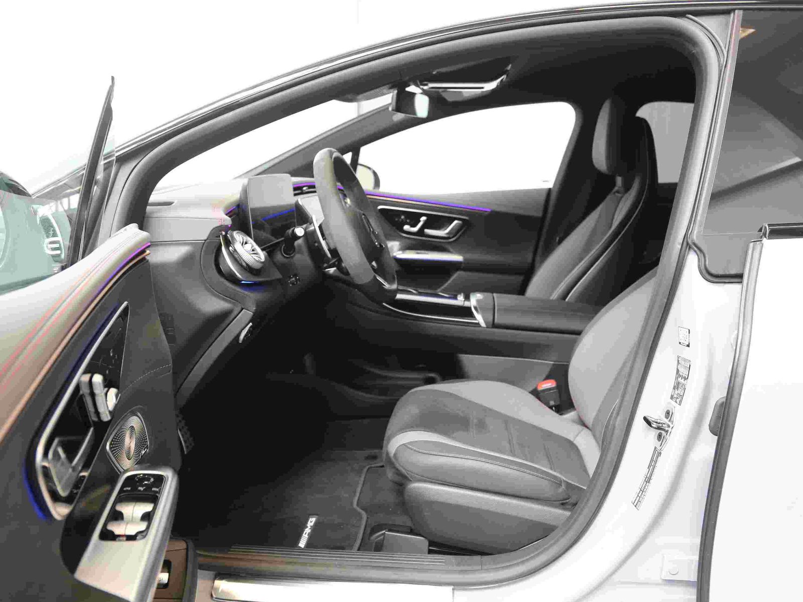 Mercedes EQE43 AMG 4M HUD*Premium-Paket*AHK*NIGHT*21"-LM