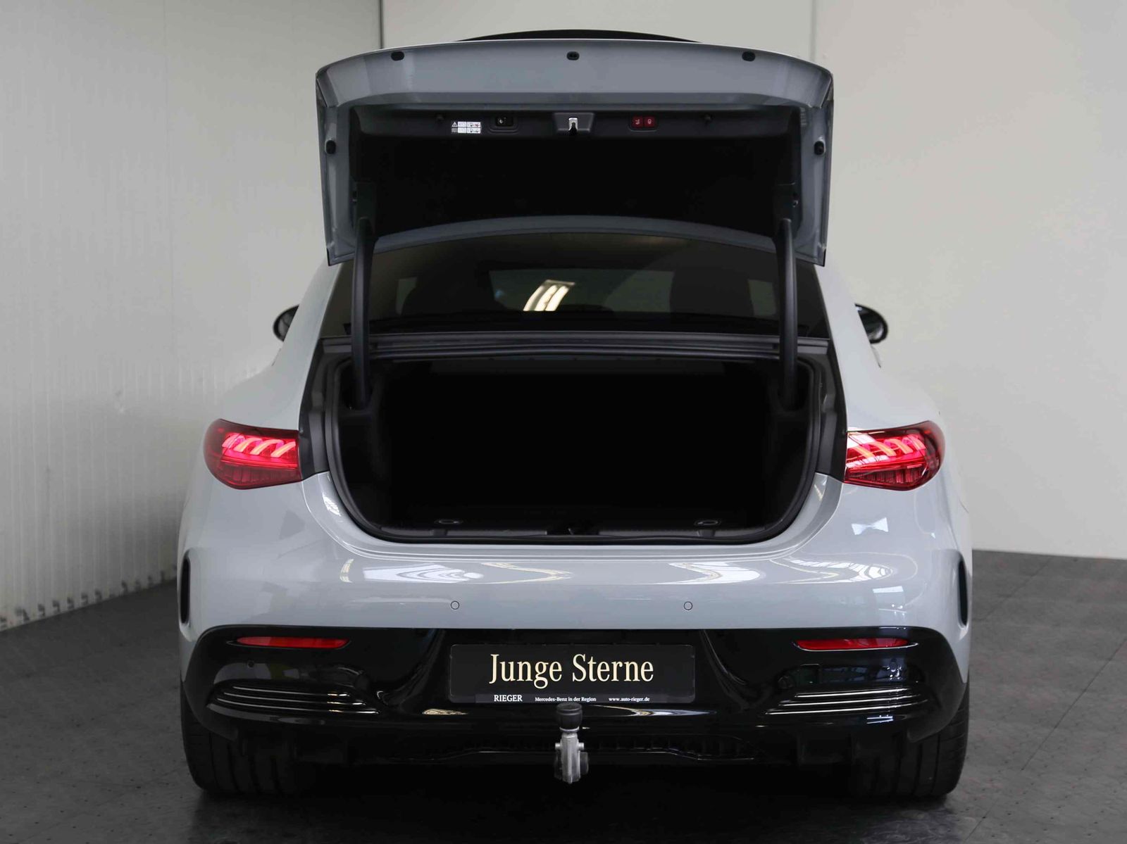 Mercedes EQE43 AMG 4M HUD*Premium-Paket*AHK*NIGHT*21"-LM