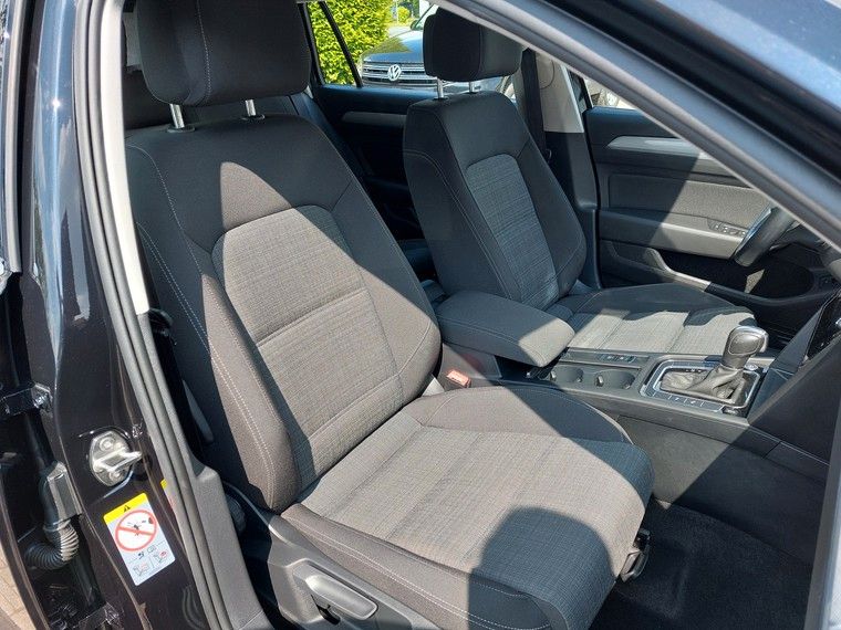 VW Passat  Variant 2,0 TDI Business *AHK*DSG*Standhz