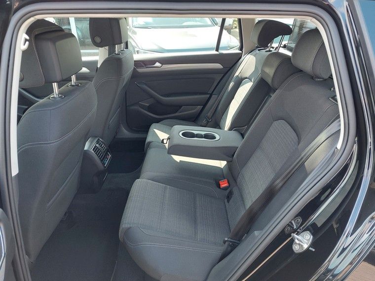 VW Passat  Variant 2,0 TDI Business *AHK*DSG*Standhz