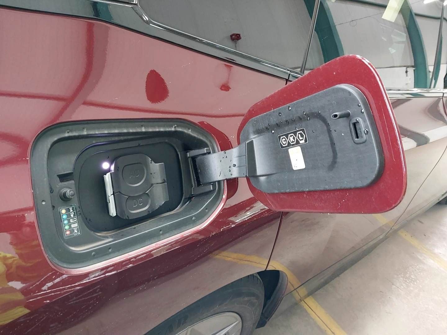 BMW iX4 xDr Sport 360° AHK Sitzbel ACC HuD Laser