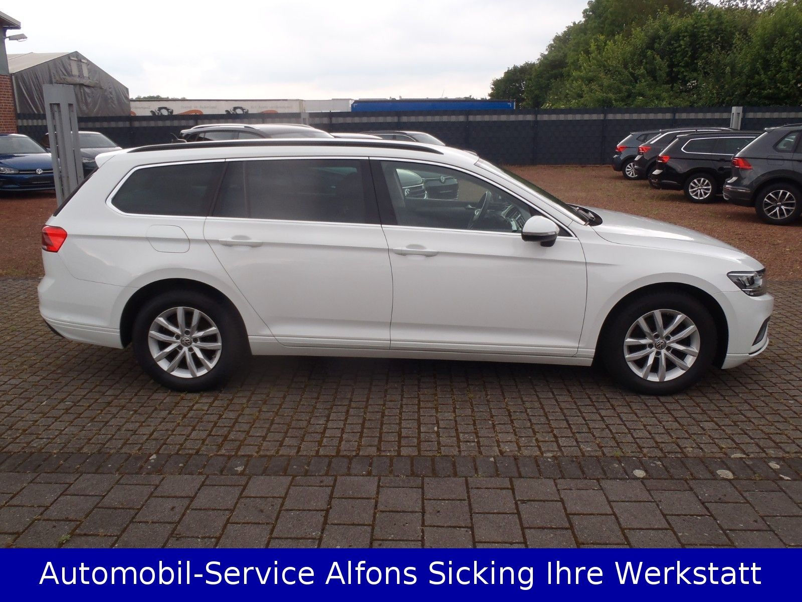VW Passat  Variant Business 1.5TSI AHK DSG LED 110KW