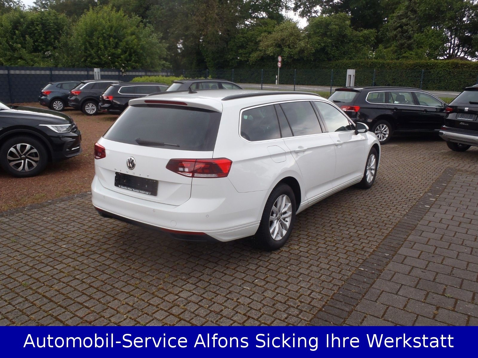 VW Passat  Variant Business 1.5TSI AHK DSG LED 110KW