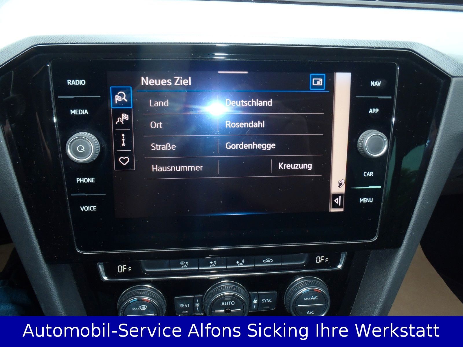 VW Passat  Variant Business 1.5TSI AHK DSG LED 110KW